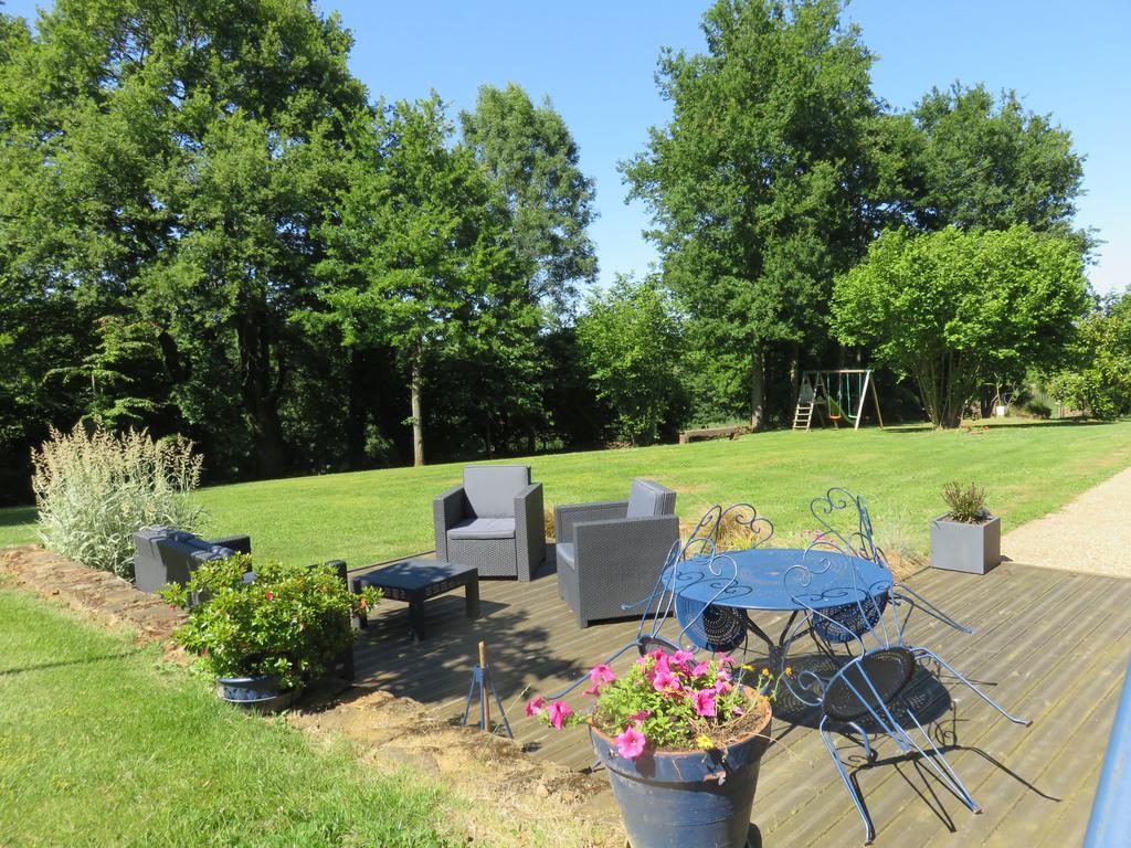 Les Quatre Saisons Bed & Breakfast Moitron-sur-Sarthe ภายนอก รูปภาพ