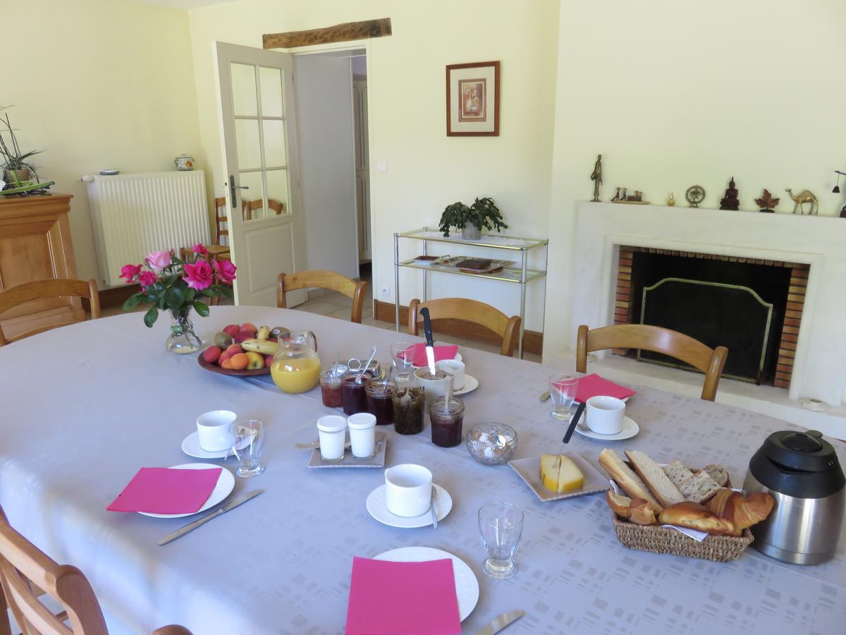 Les Quatre Saisons Bed & Breakfast Moitron-sur-Sarthe ภายนอก รูปภาพ