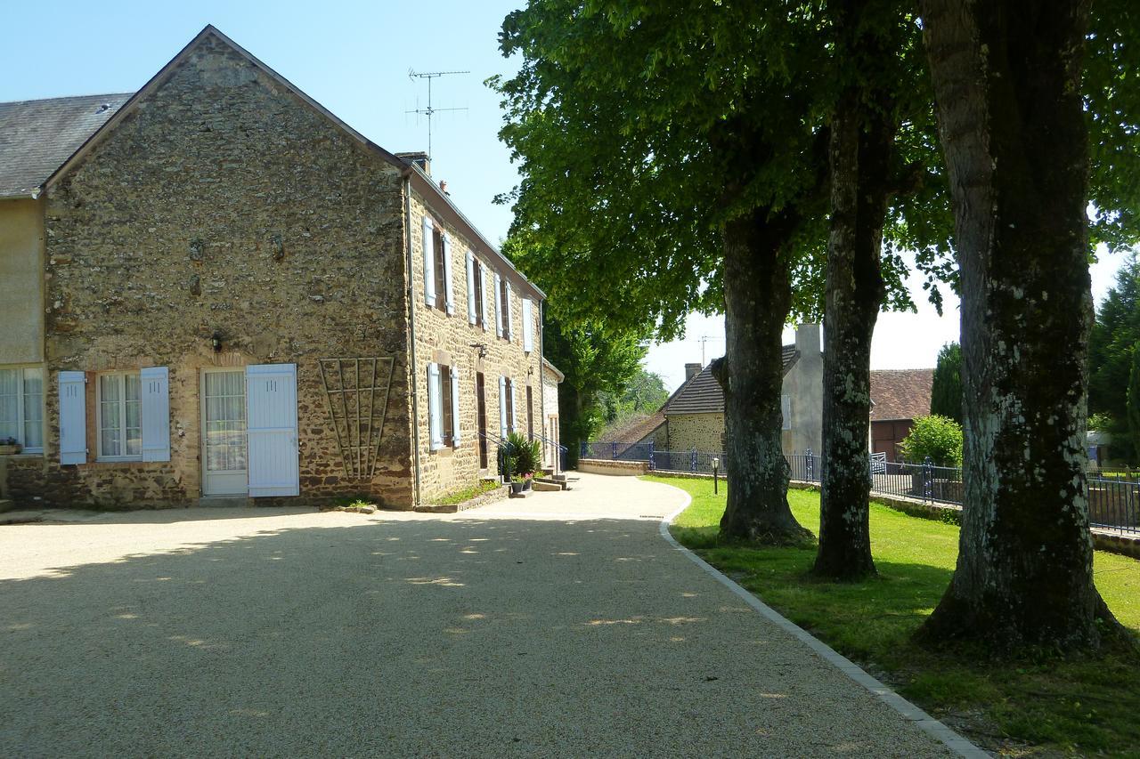 Les Quatre Saisons Bed & Breakfast Moitron-sur-Sarthe ภายนอก รูปภาพ